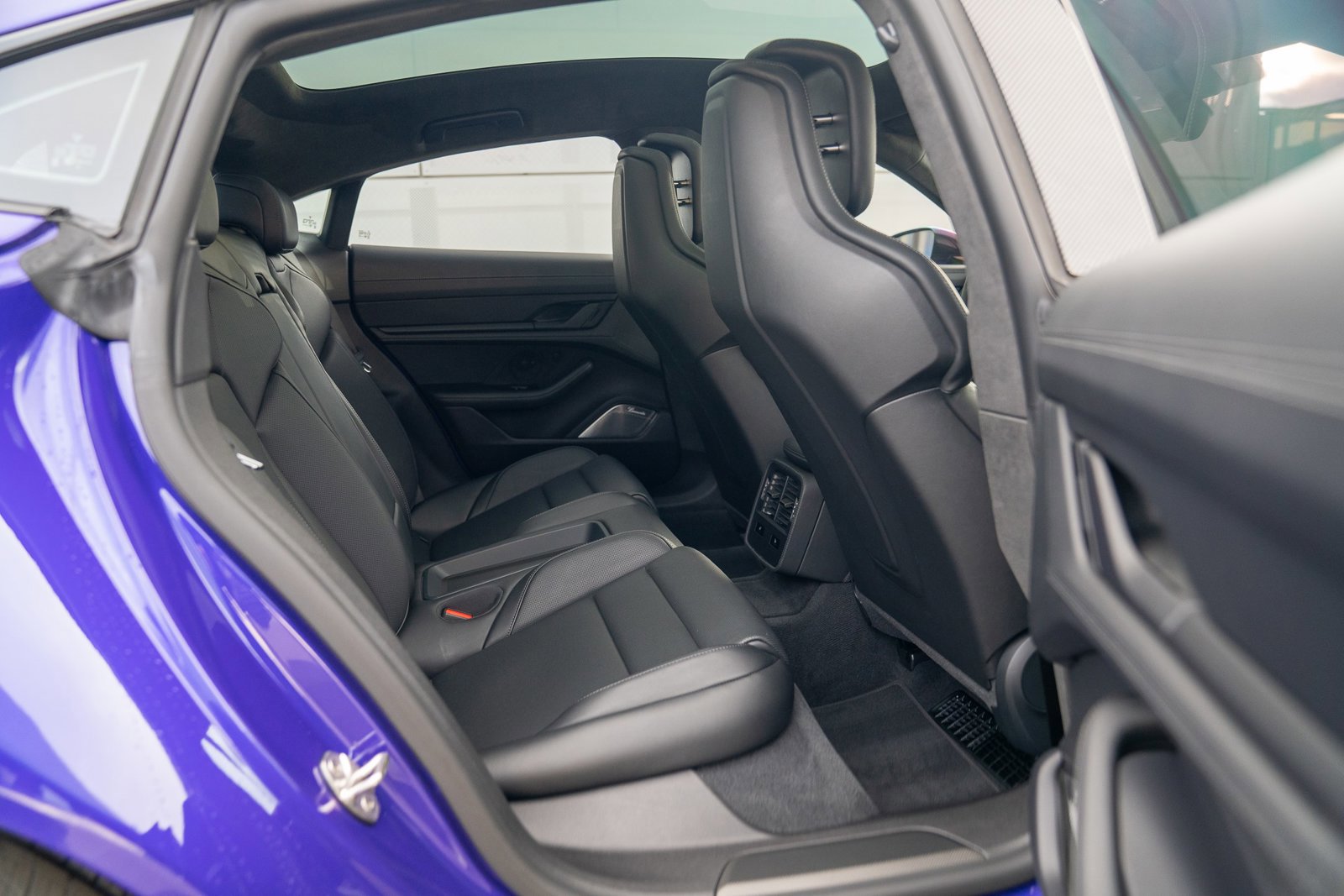 Used 2025 Porsche Taycan Turbo GT image 23