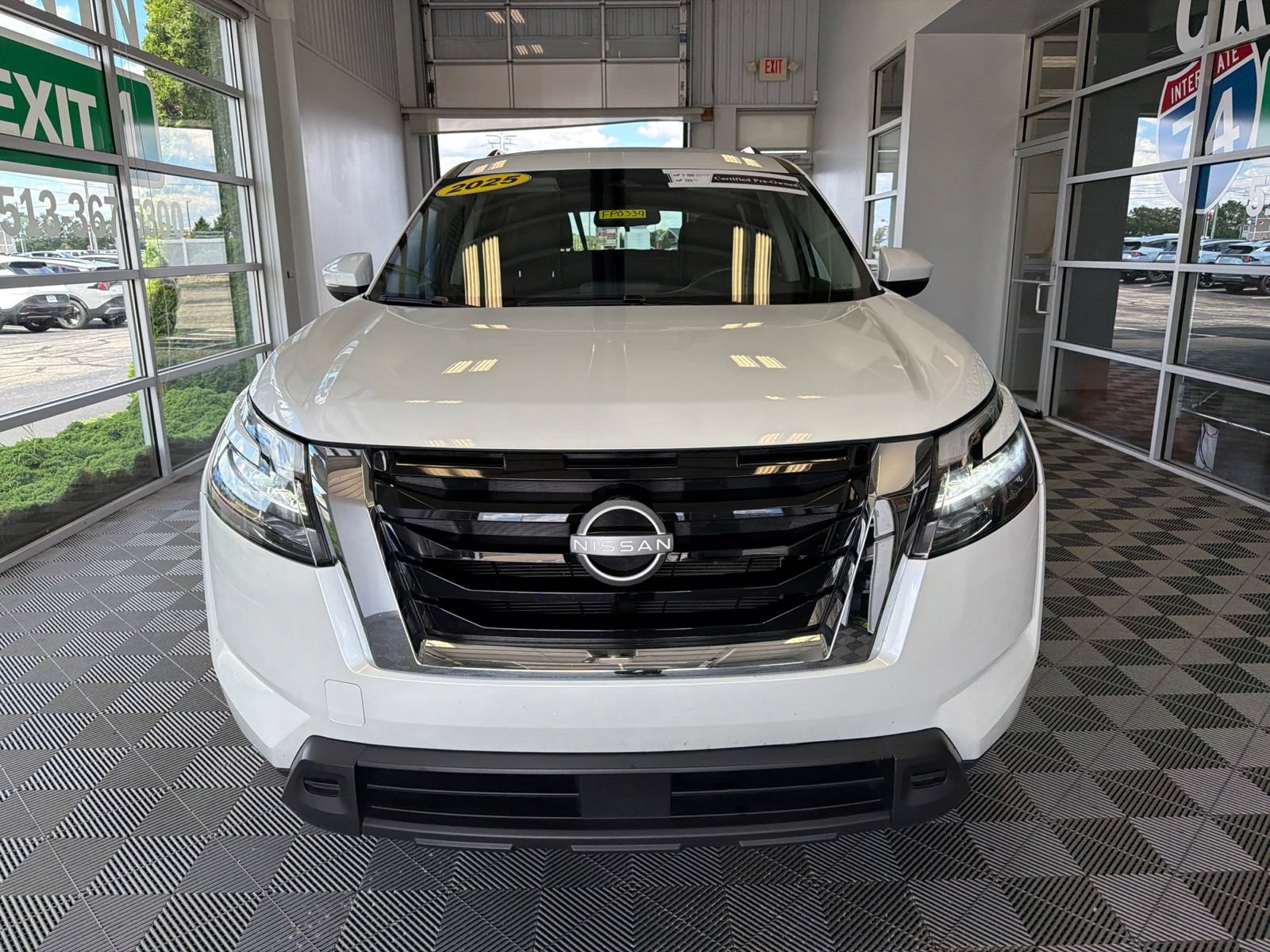 Used 2025 Nissan Pathfinder SV AWD/4WD image 2
