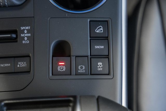 New 2025 Toyota Highlander XLE image 25
