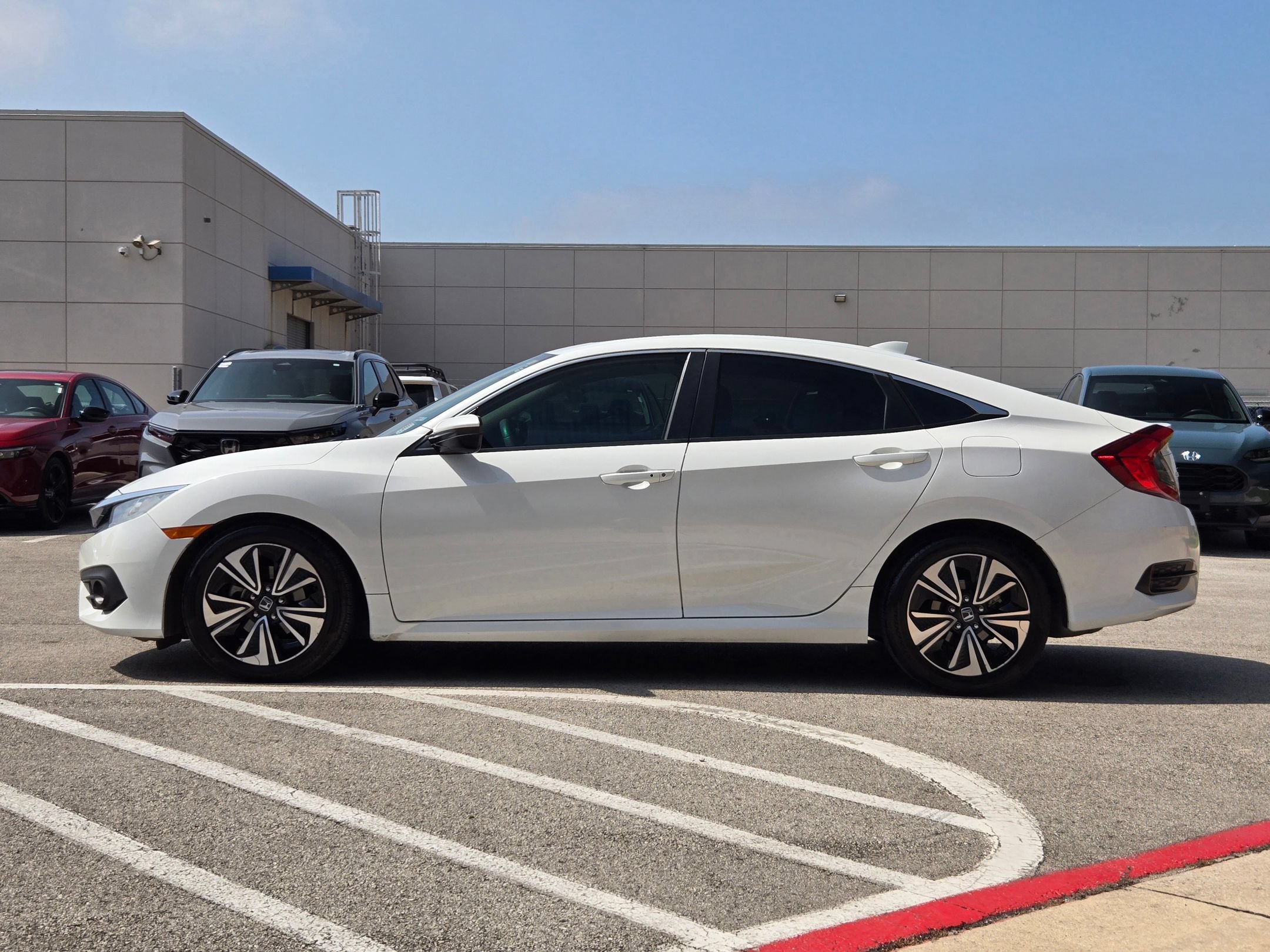 Used 2017 Honda Civic EX-T image 6