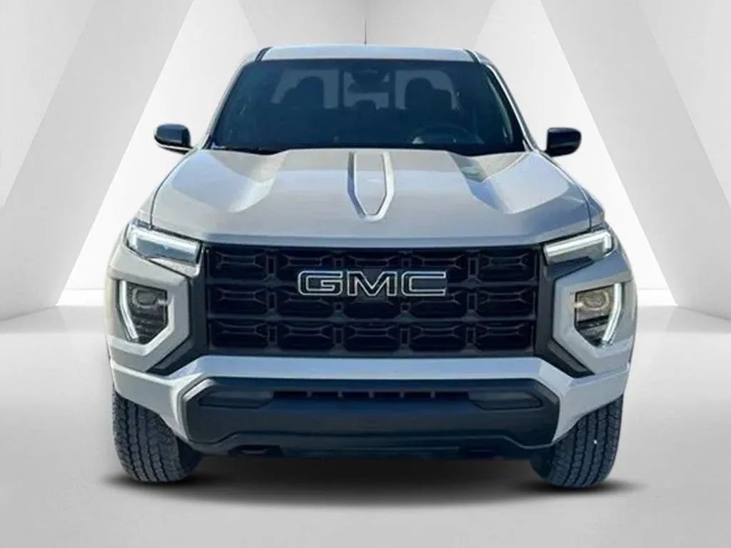 New 2026 GMC Canyon Elevation w/ LPO, Black Badging Package RWD image 2