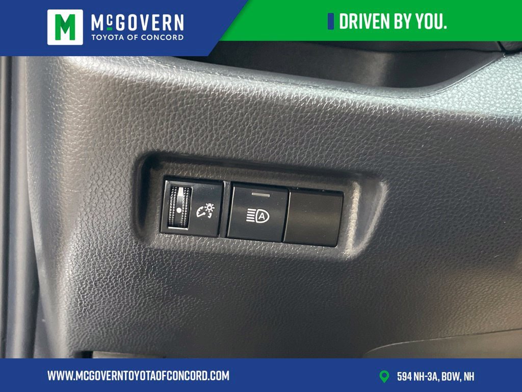 Used 2023 Toyota RAV4 LE AWD/4WD image 27