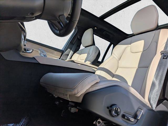 New 2026 Volvo XC90 T8 Ultra w/ Lounge Package image 4