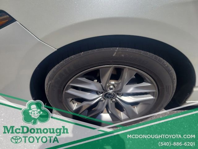 Used 2022 Toyota Avalon XLE FWD image 18