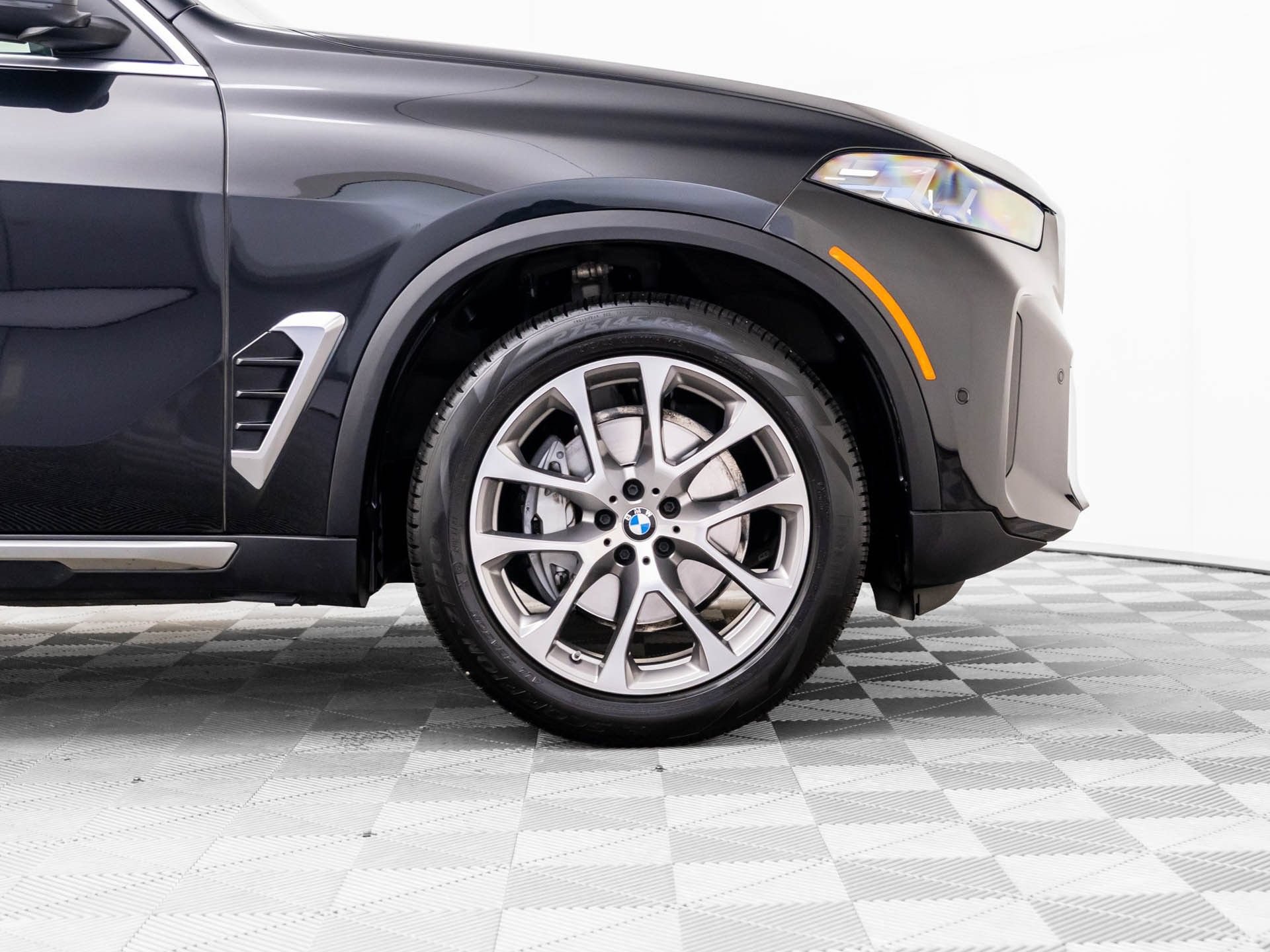 Certified 2024 BMW X5 xDrive40i w/ Premium Package AWD/4WD image 33