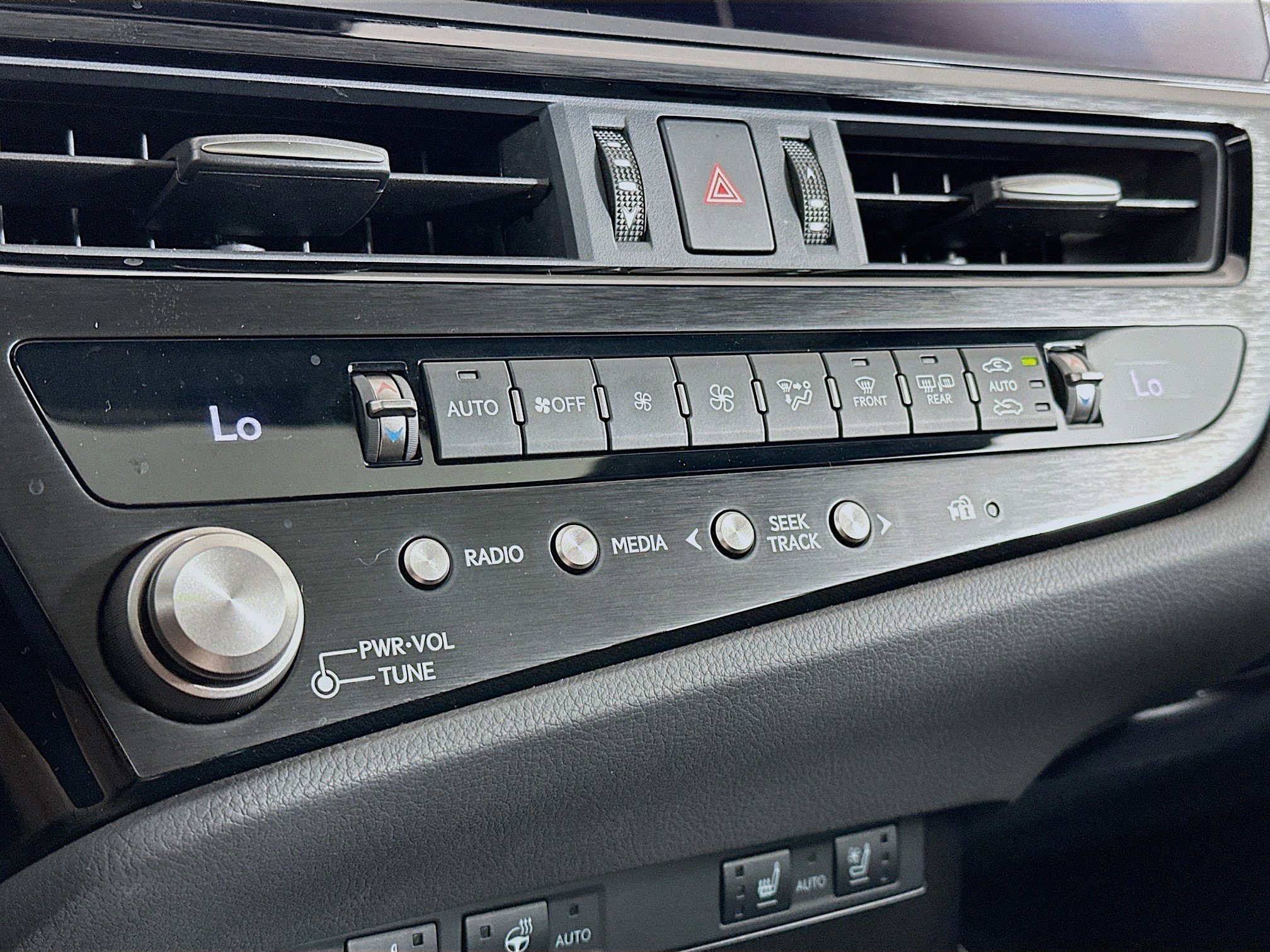 Used 2023 Lexus ES 350 F Sport w/ Accessory Package (Z2) image 23