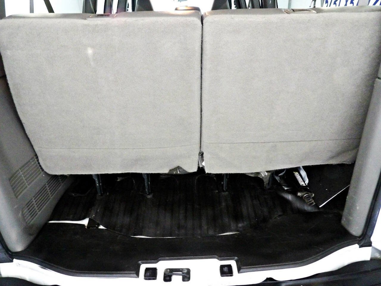 Used 2016 Chevrolet Express 3500 LS w/ Chrome Appearance Package RWD image 11
