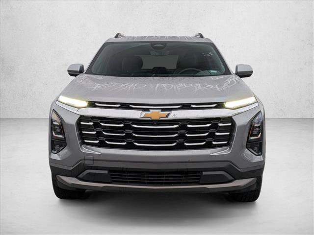 Used 2025 Chevrolet Equinox LT w/ Convenience Package II image 2