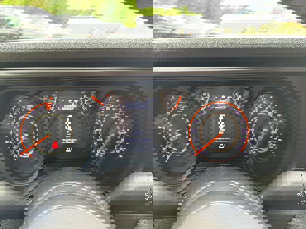 New 2025 Jeep Gladiator Sport image 13