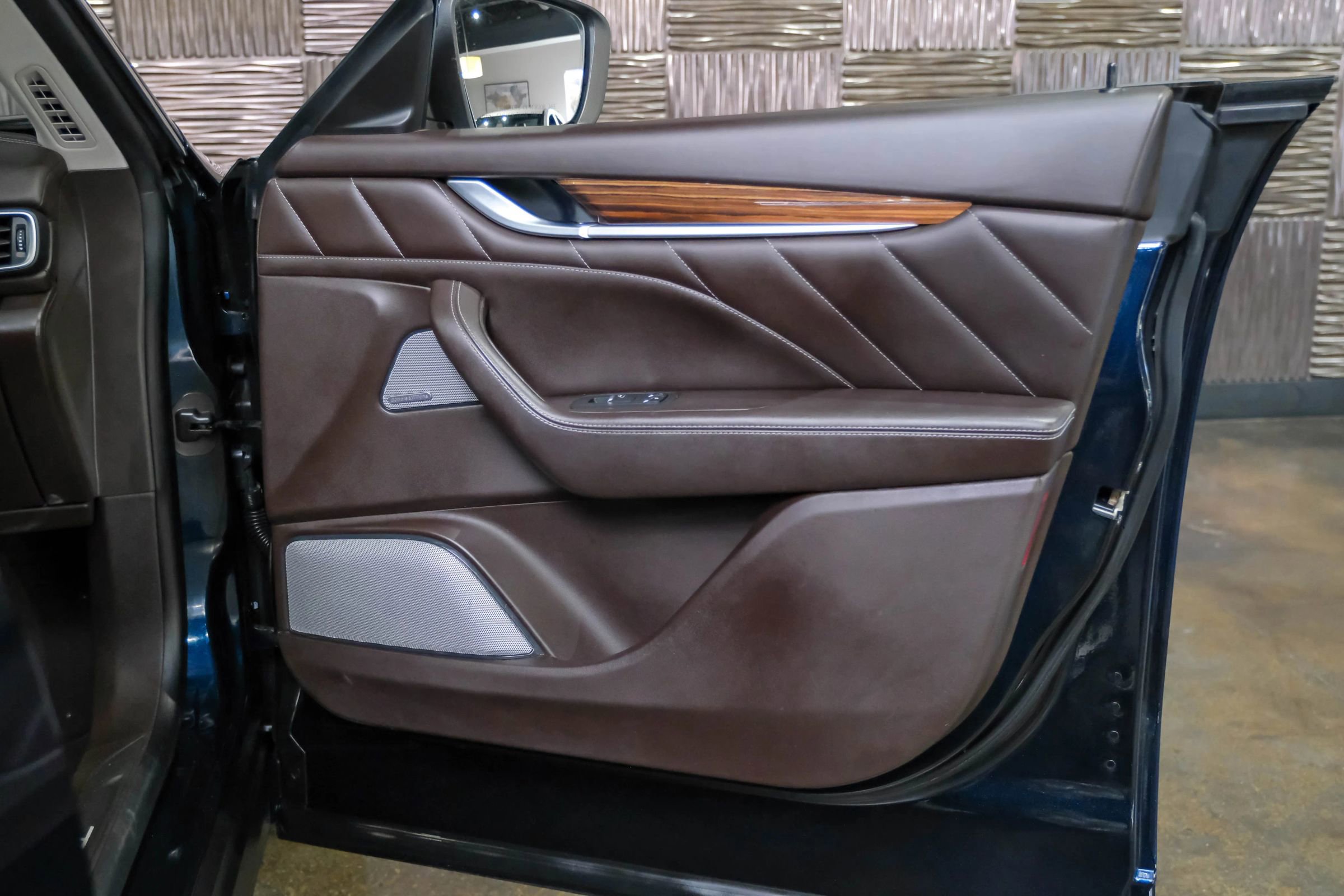 Used 2019 Maserati Levante GranLusso image 39