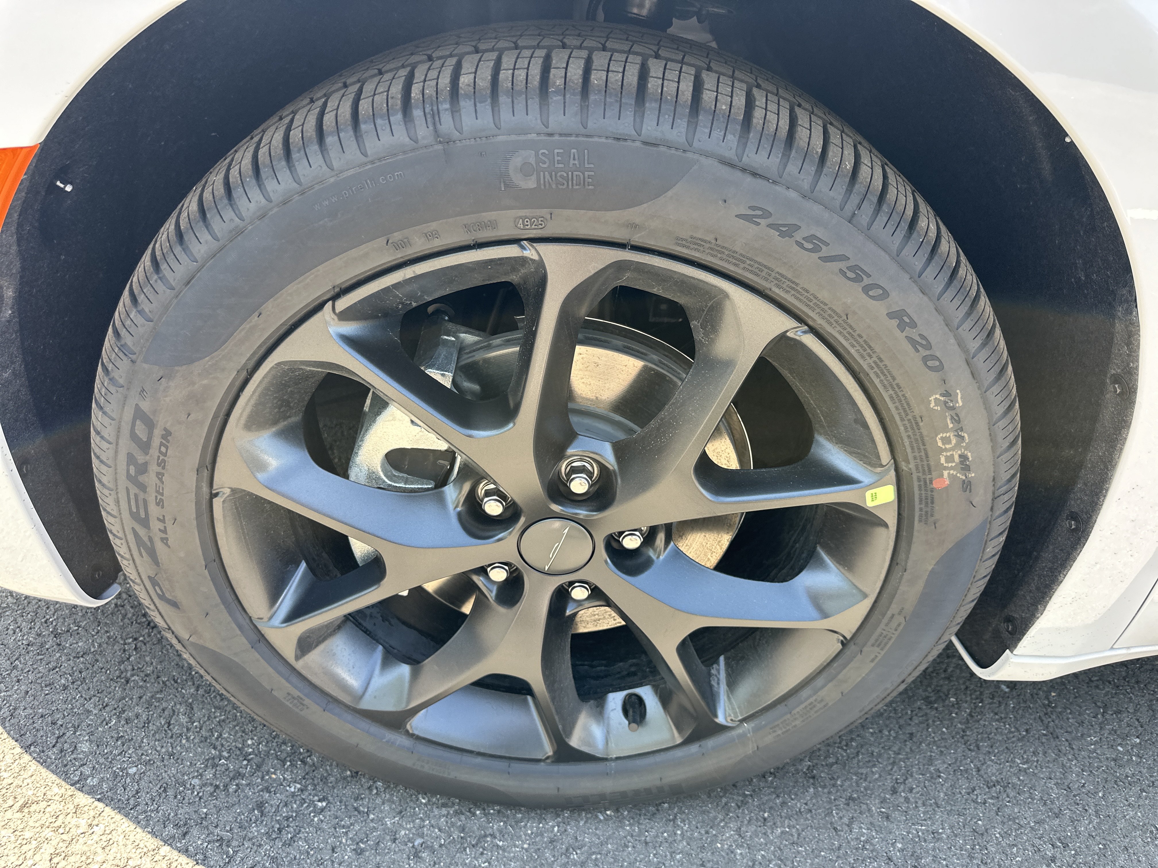 New 2027 Chrysler Pacifica Limited FWD image 33