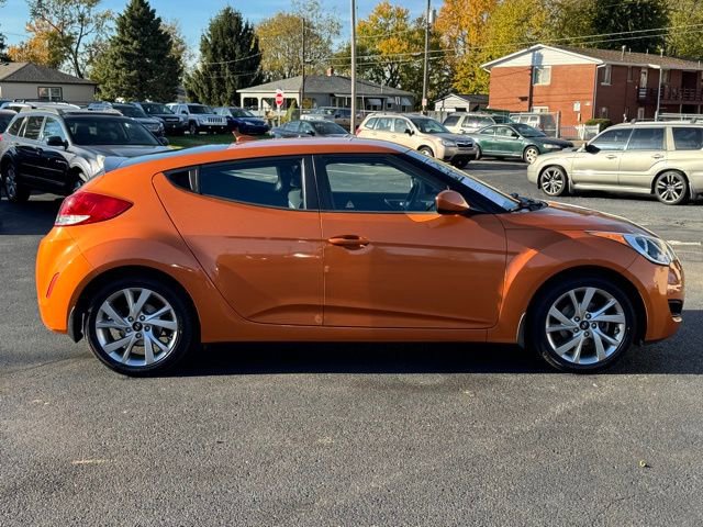 Used 2016 Hyundai Veloster image 9