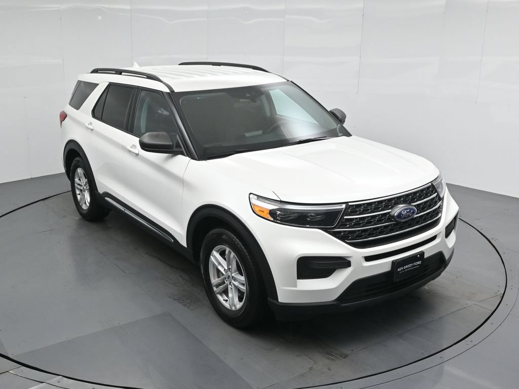 Certified 2024 Ford Explorer XLT RWD image 38