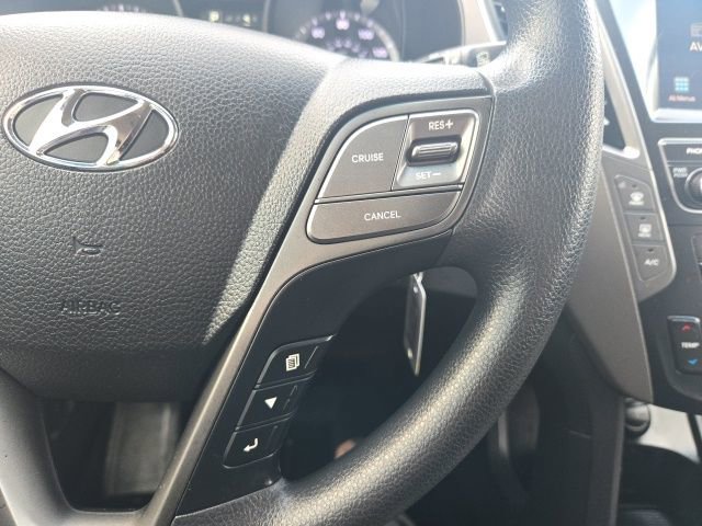 Used 2017 Hyundai Santa Fe SE image 17