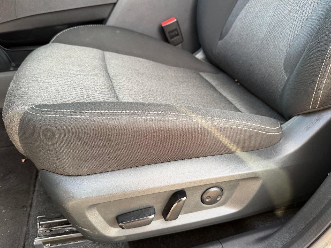 Certified 2025 Nissan Rogue SV AWD/4WD image 28