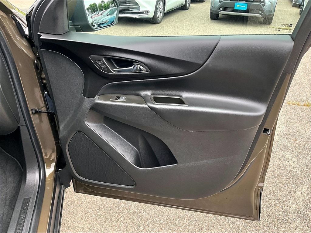 Used 2023 Chevrolet Equinox LT AWD/4WD image 12