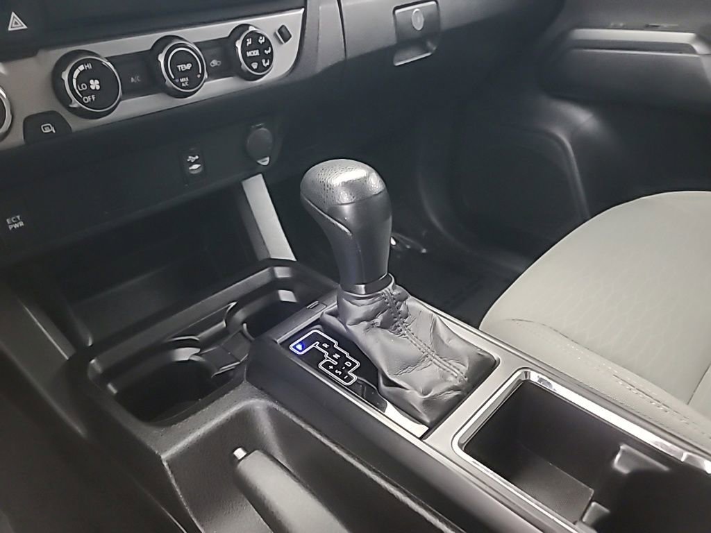 Used 2016 Toyota Tacoma SR image 32