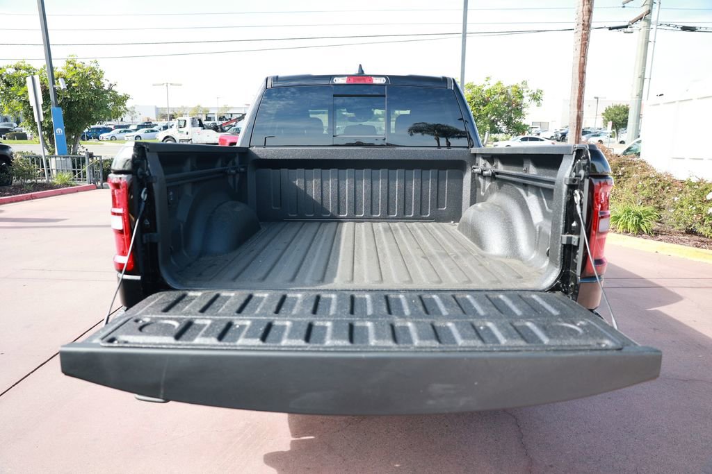 New 2026 RAM 1500 4x4 Crew Cab image 34