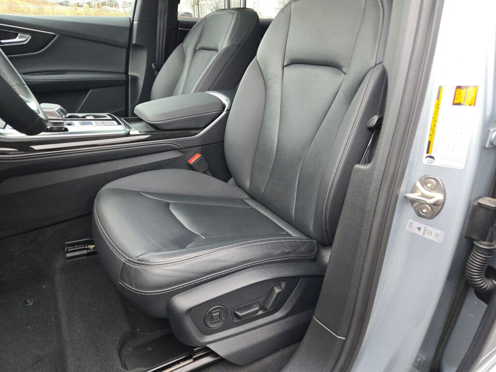 Used 2025 Audi Q7 3.0T Premium Plus image 25