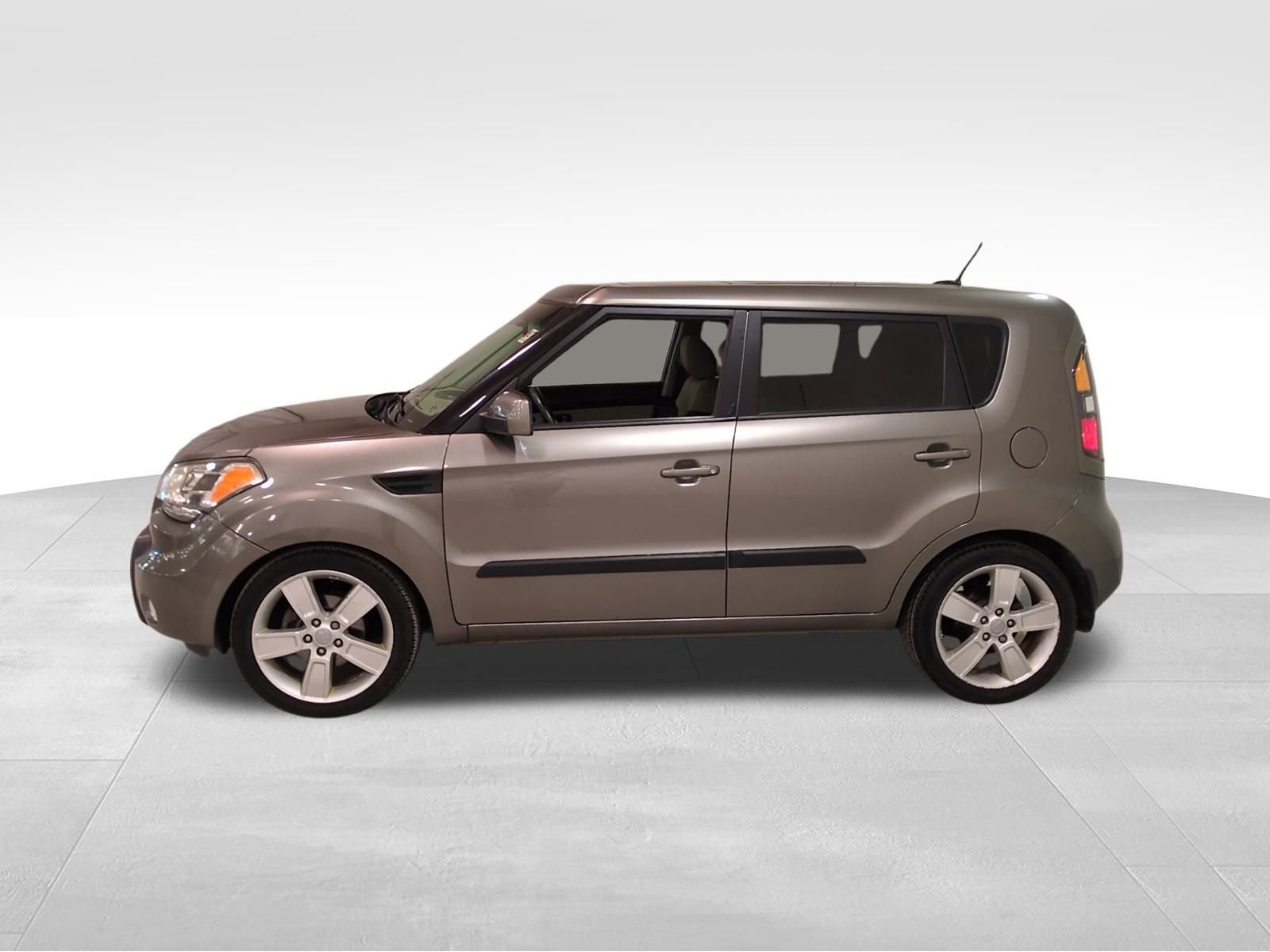 Used 2011 Kia Soul ! w/ Premium Pkg image 7