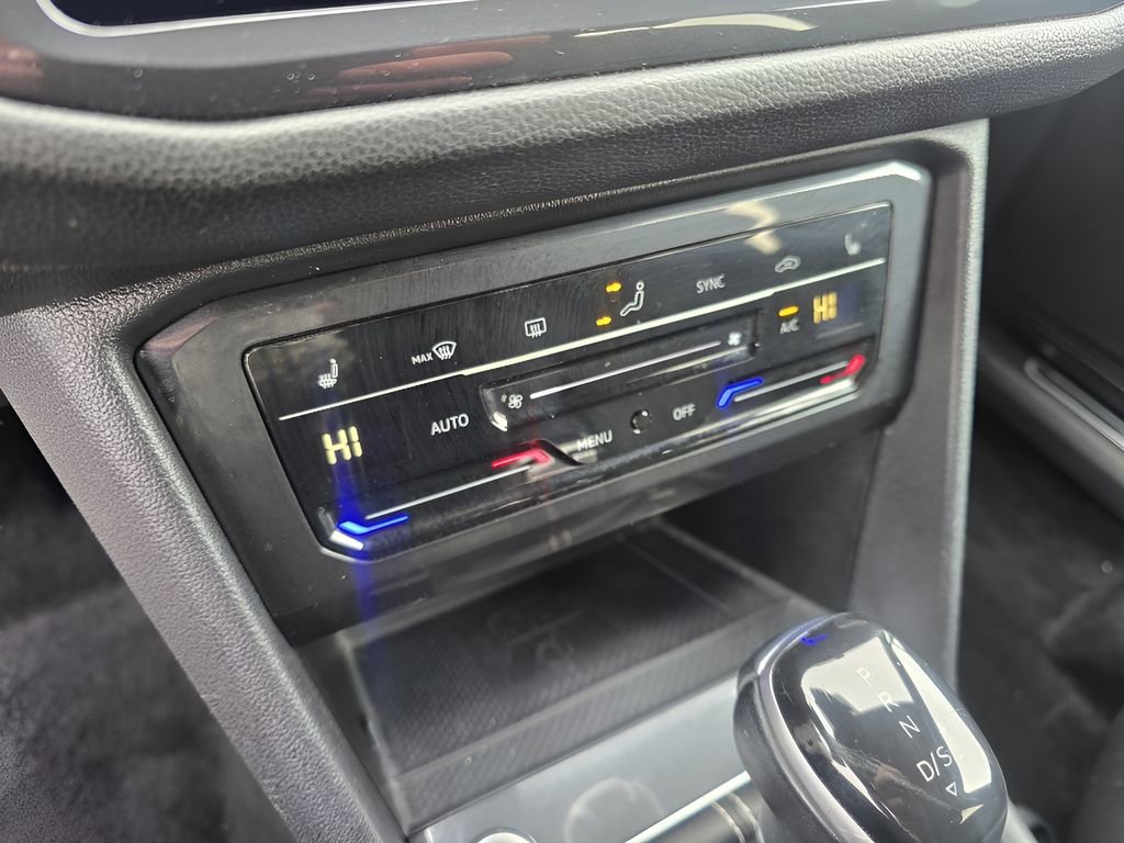 Used 2023 Volkswagen Tiguan SE R-Line image 20
