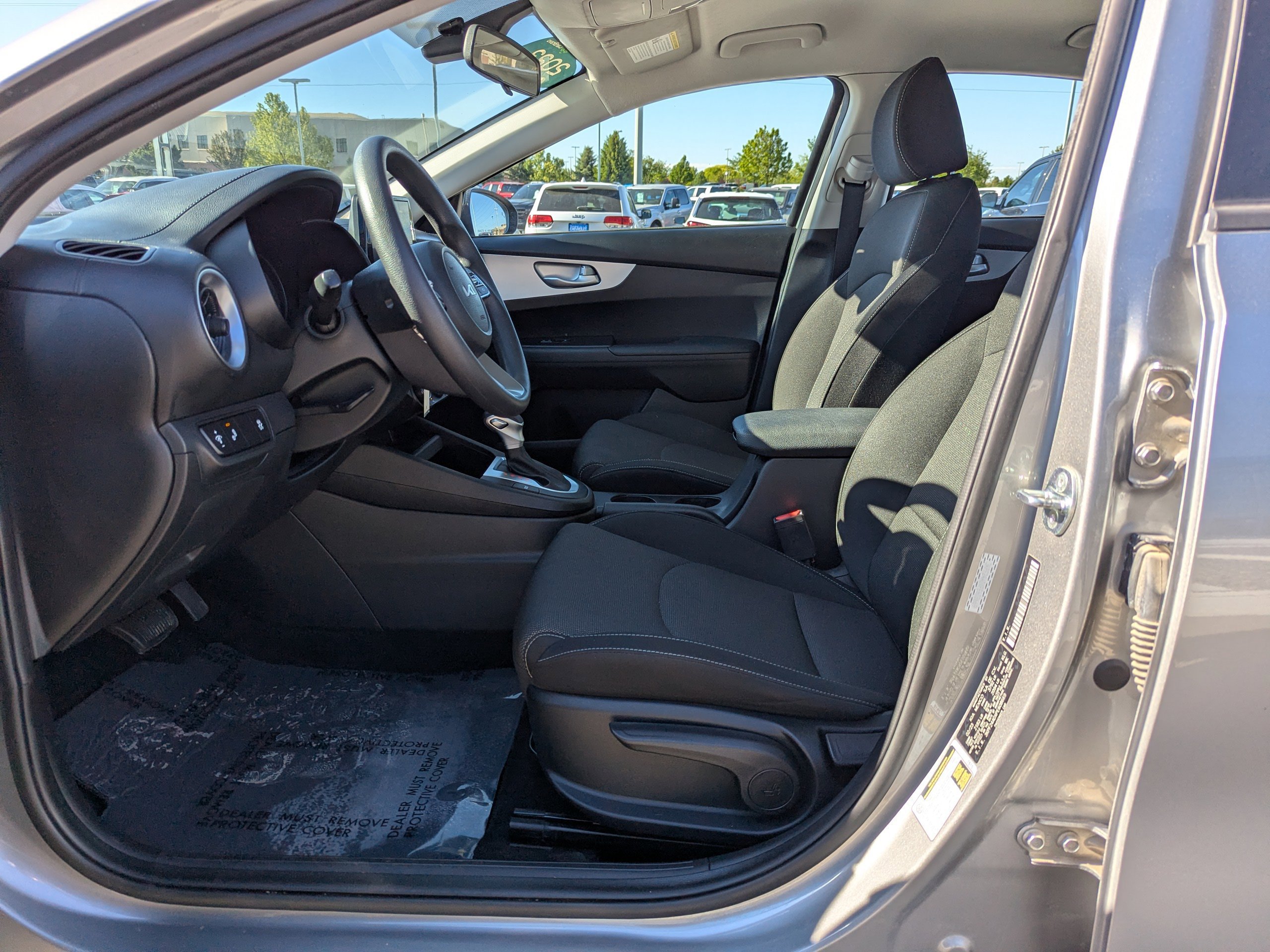 Used 2023 Kia Forte LXS w/ LXS Technology Package FWD image 12