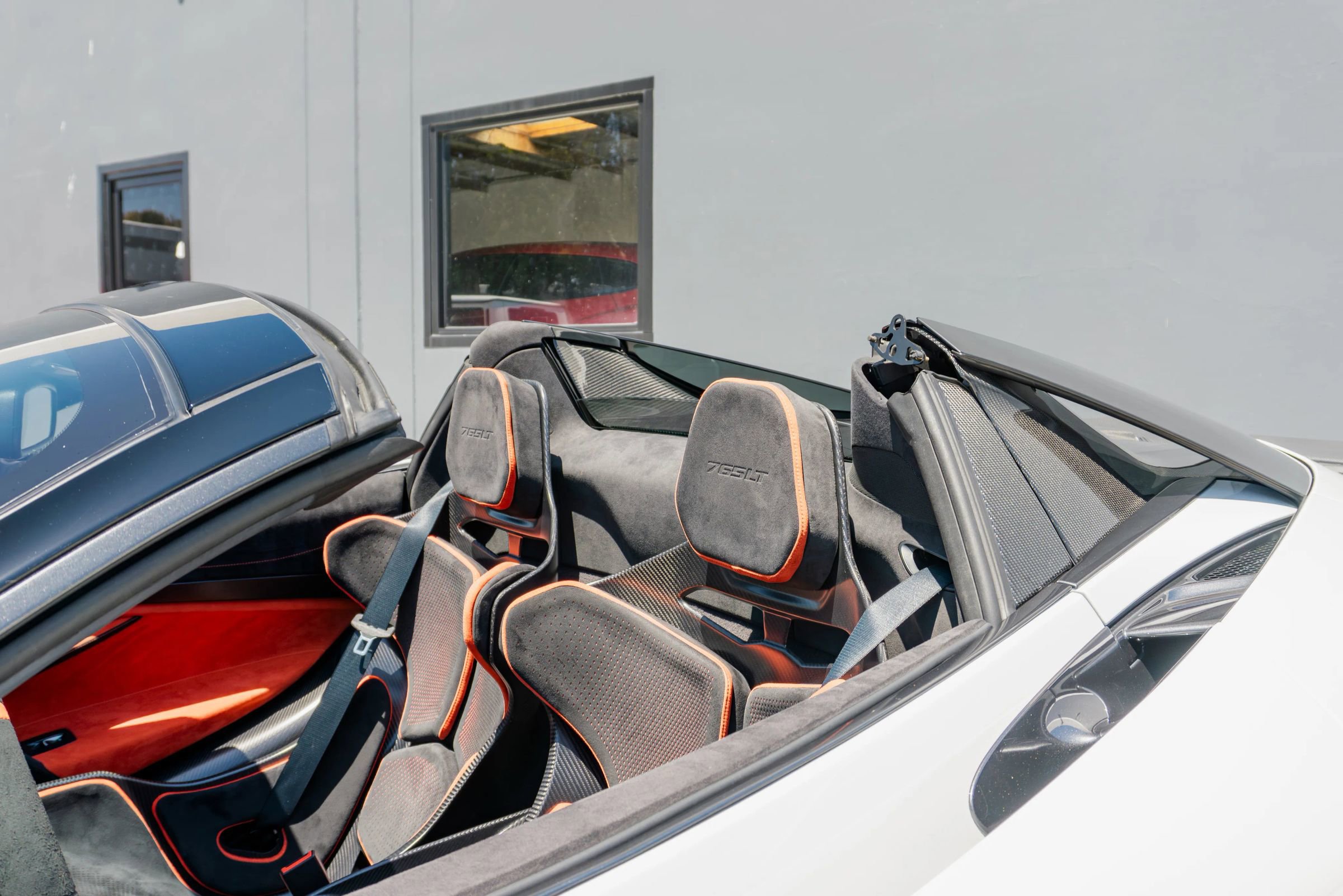 Used 2022 McLaren 765LT RWD image 32