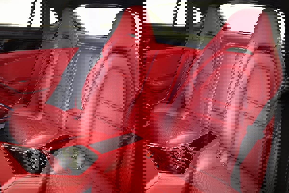 Used 2021 Porsche Panamera 4S w/ Premium Package image 11