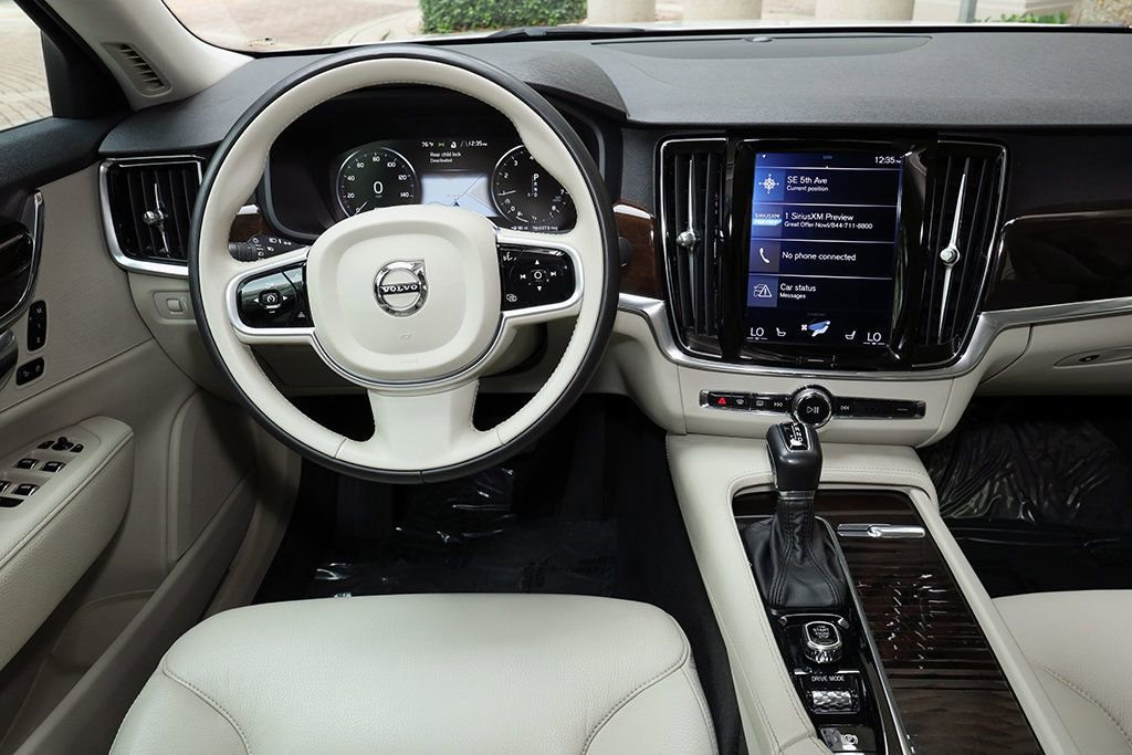 Used 2019 Volvo S90 T5 Momentum image 9