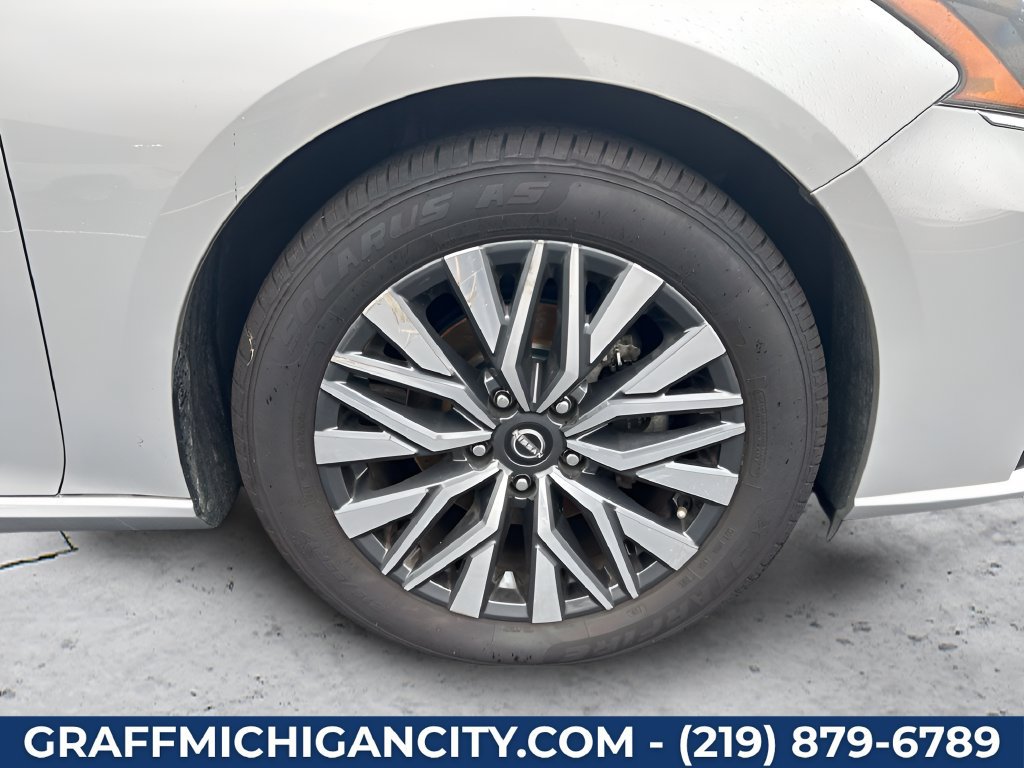 Used 2024 Nissan Altima 2.5 SV FWD image 40