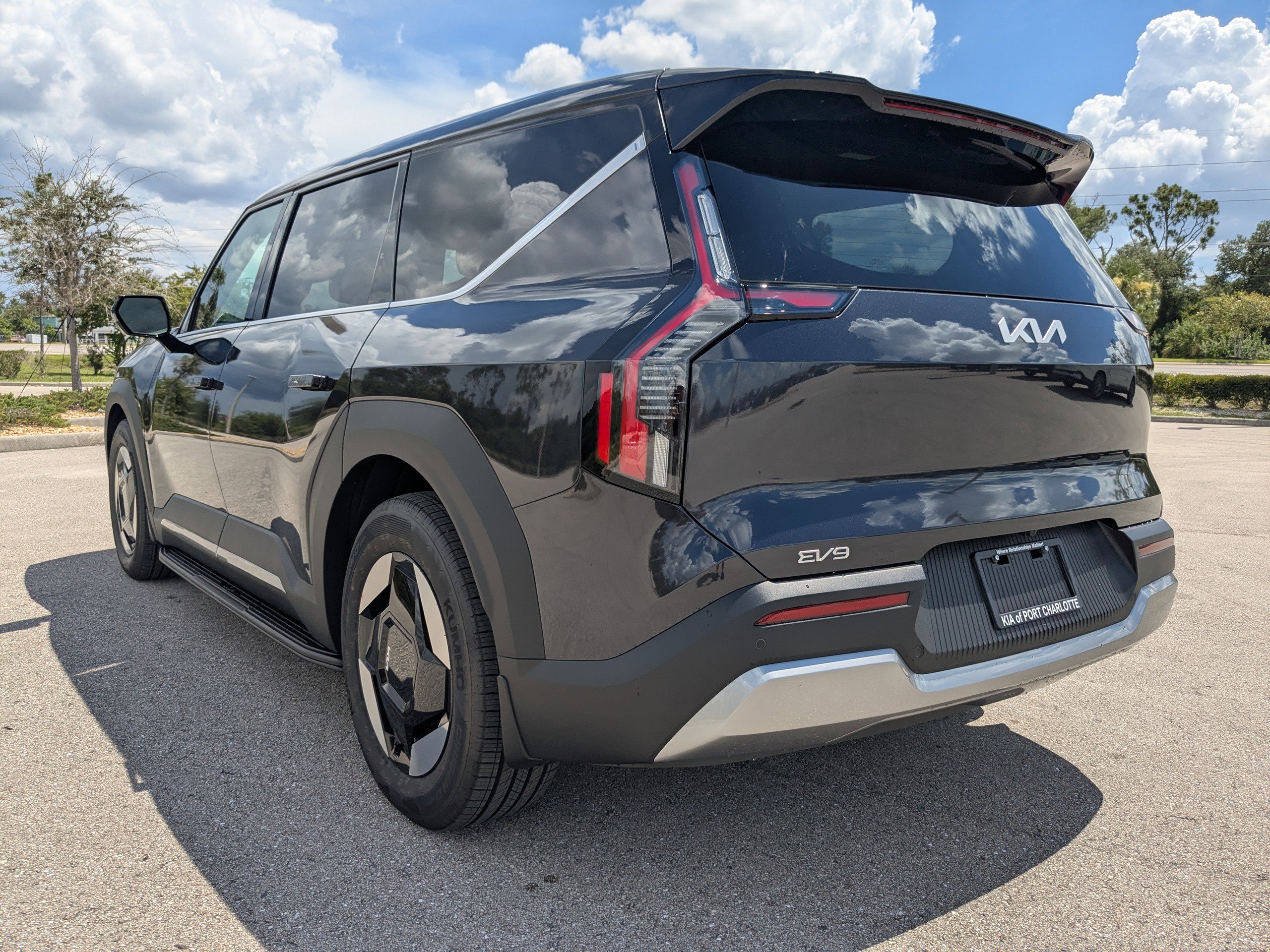 New 2026 Kia EV9 Light image 7