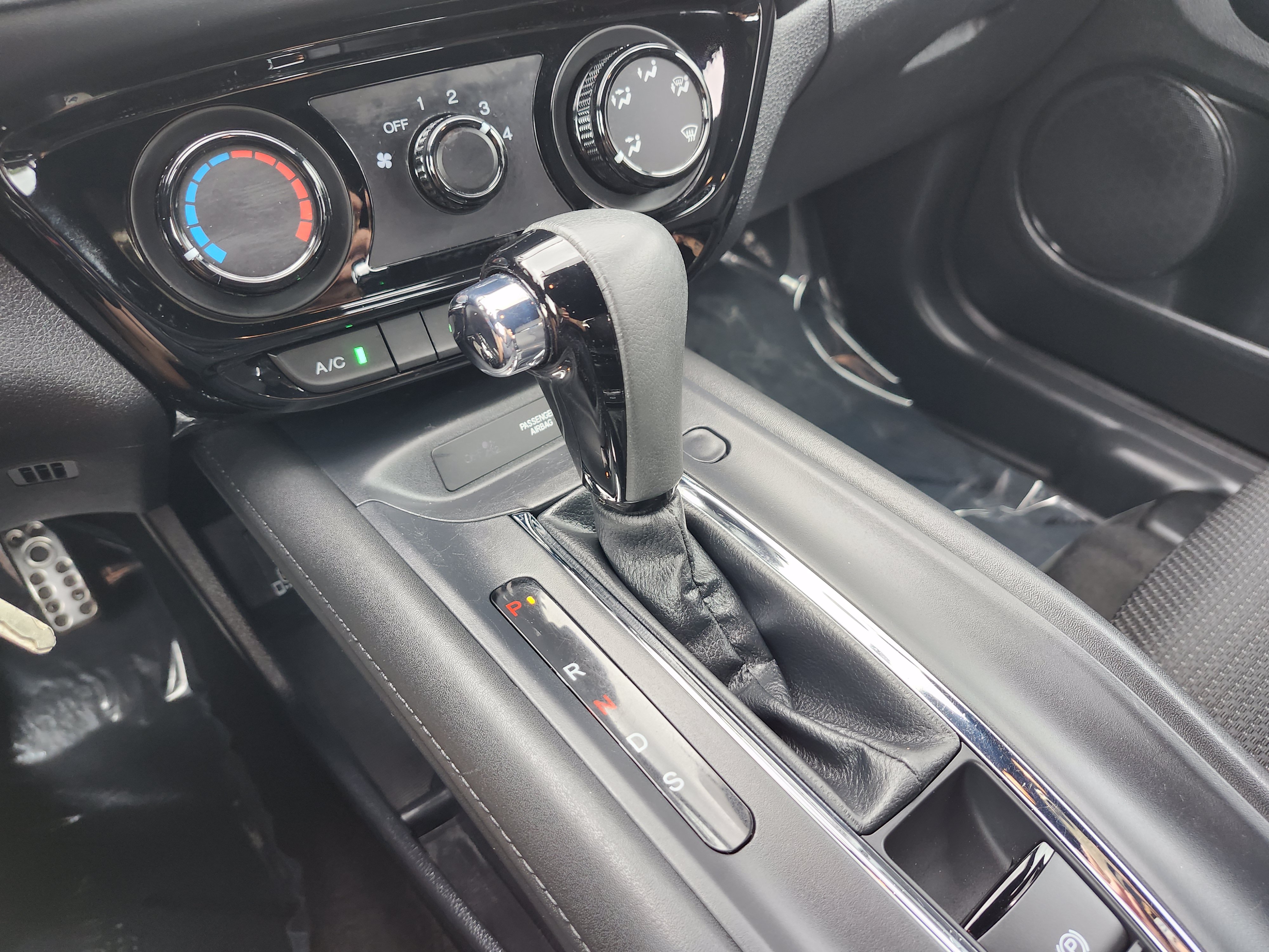 Used 2021 Honda HR-V Sport image 29