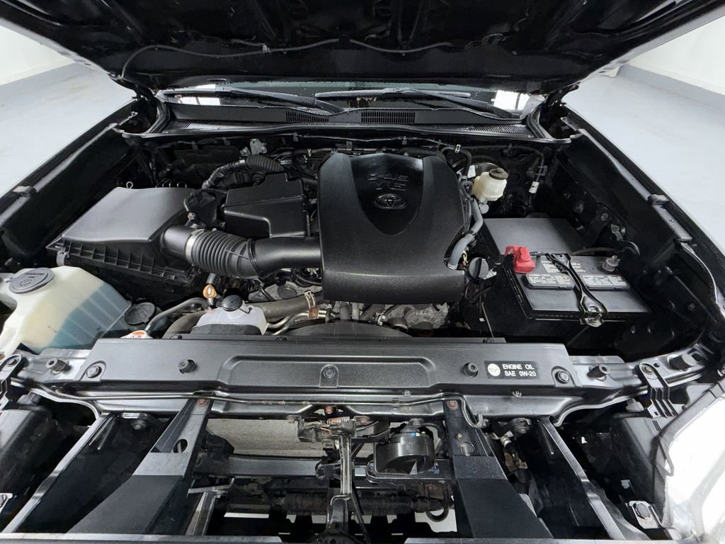 Used 2019 Toyota Tacoma SR5 image 12