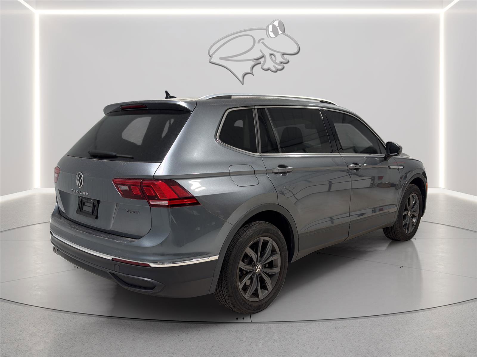 Used 2022 Volkswagen Tiguan SE FWD image 5