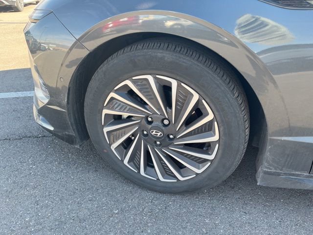 Used 2025 Hyundai Sonata Limited image 10