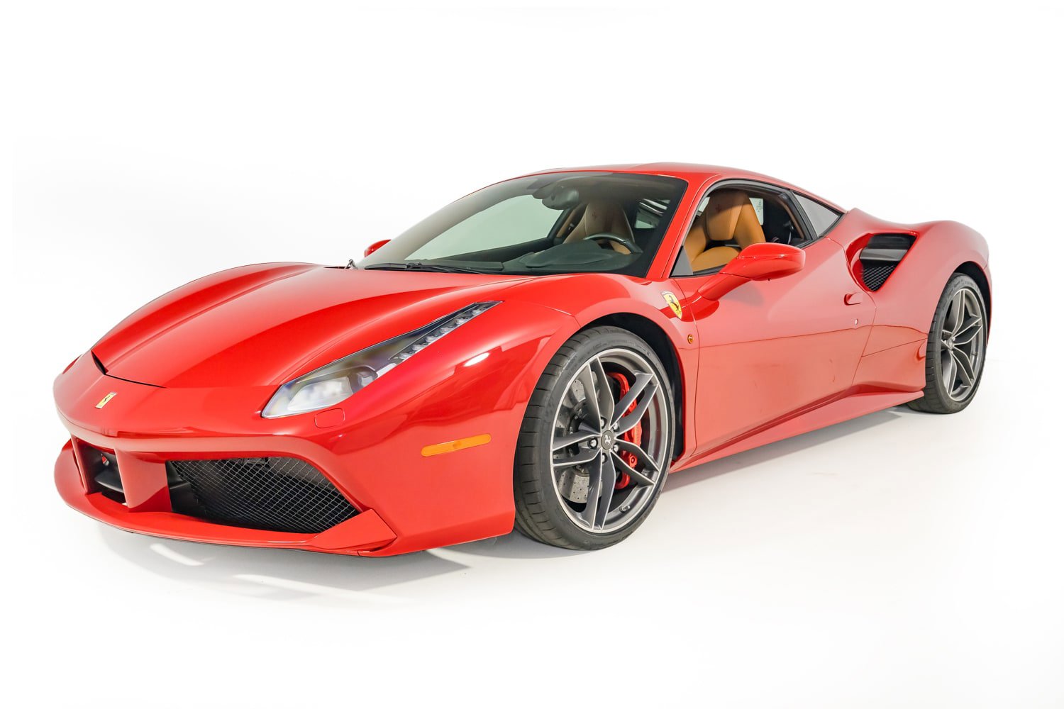 Used 2018 Ferrari 488 GTB RWD image 2