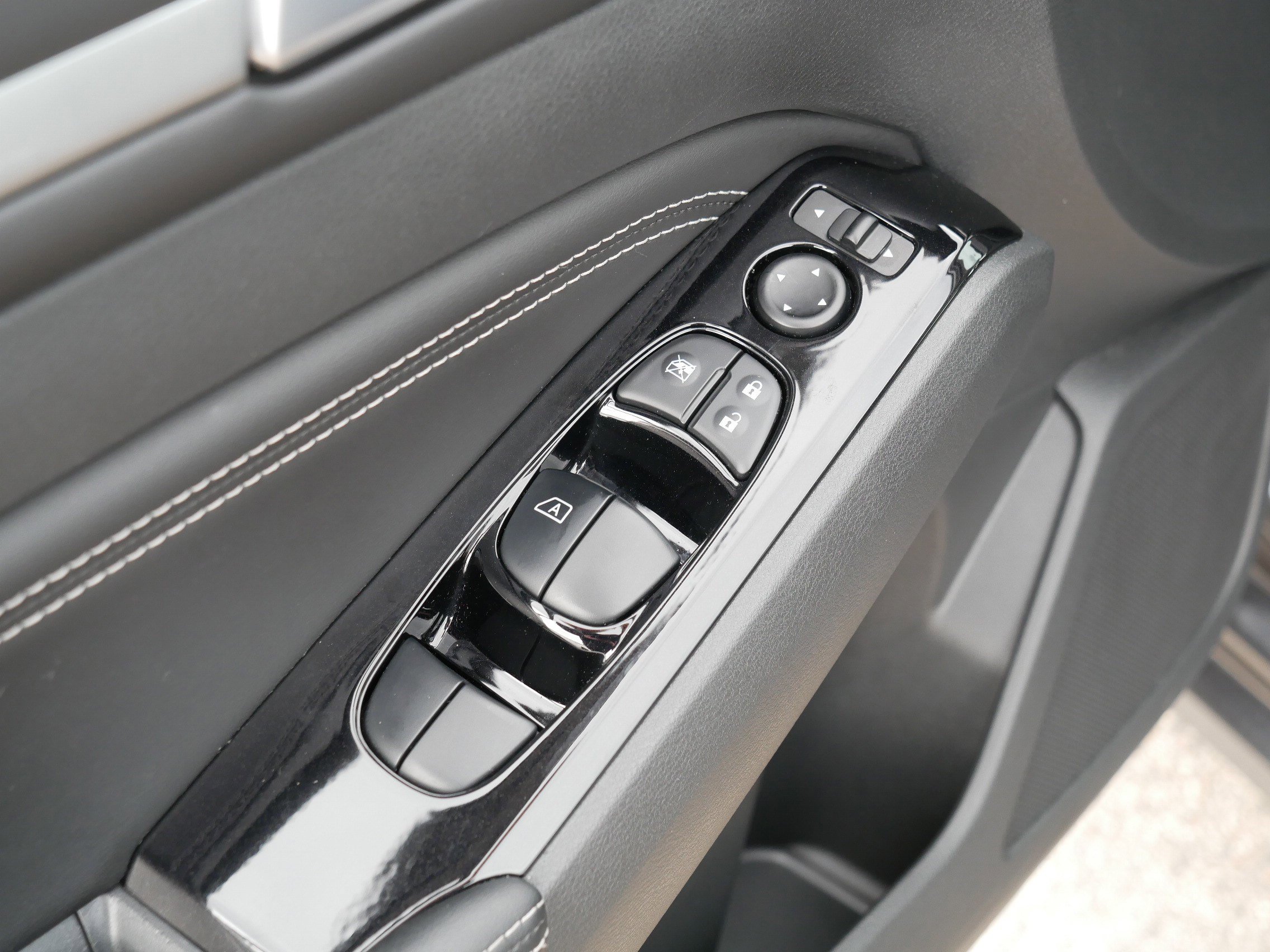 Certified 2023 Nissan Altima 2.5 SV w/ SV Premium Package AWD/4WD image 19