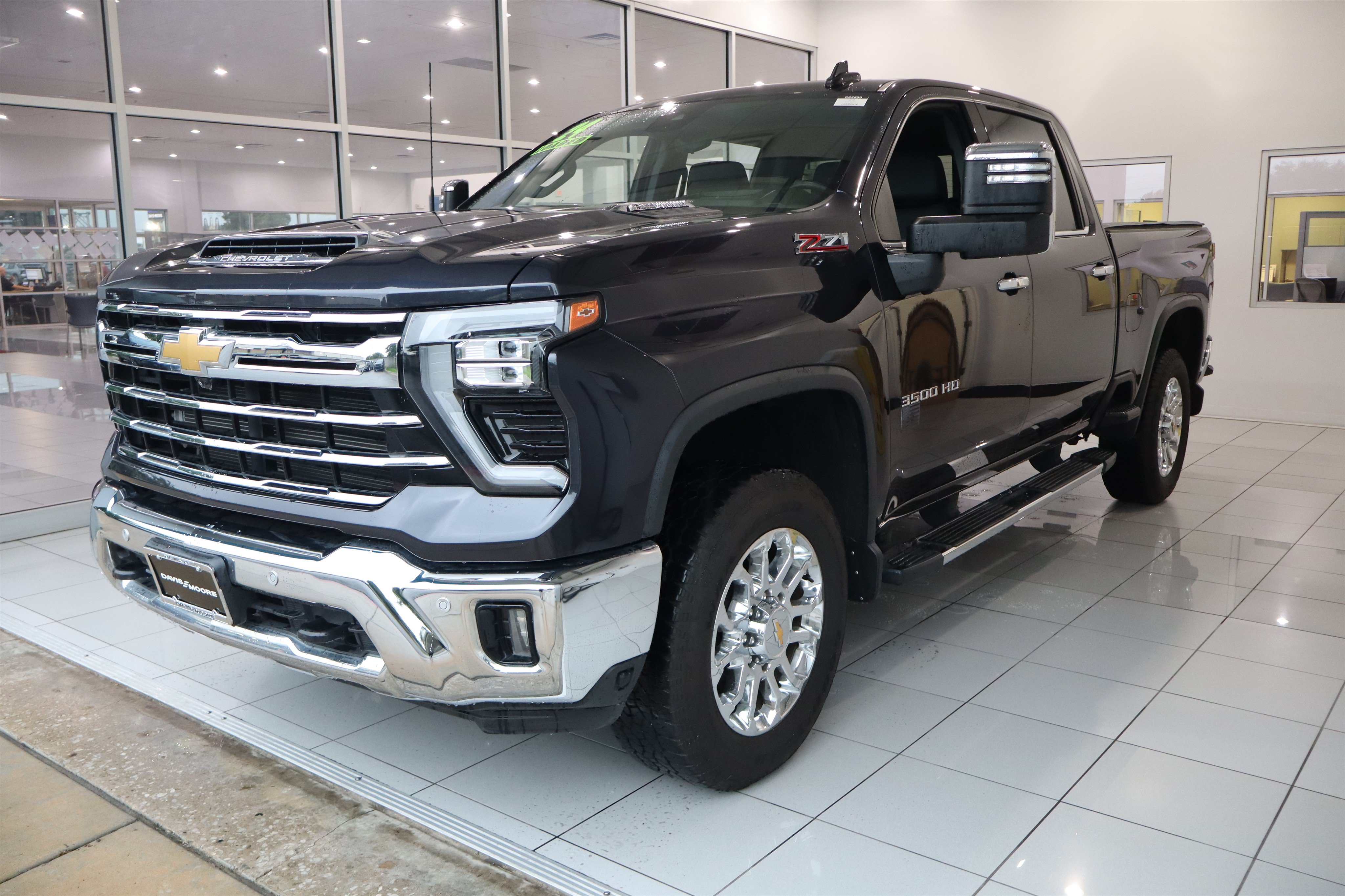 Used 2024 Chevrolet Silverado 3500 LTZ w/ LTZ Premium Package AWD/4WD image 11