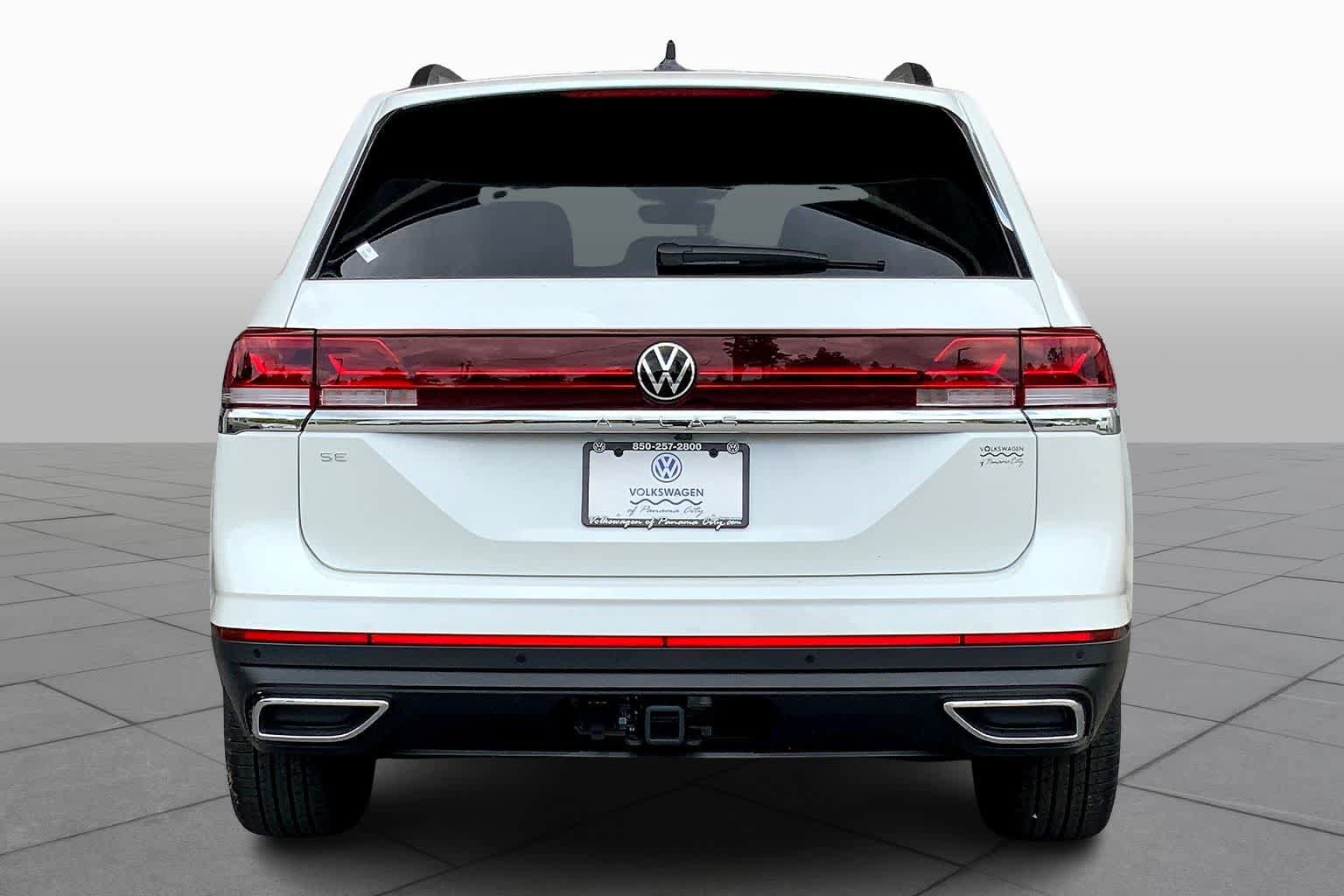 Used 2026 Volkswagen Atlas SE w/ Panoramic Sunroof Package FWD image 4