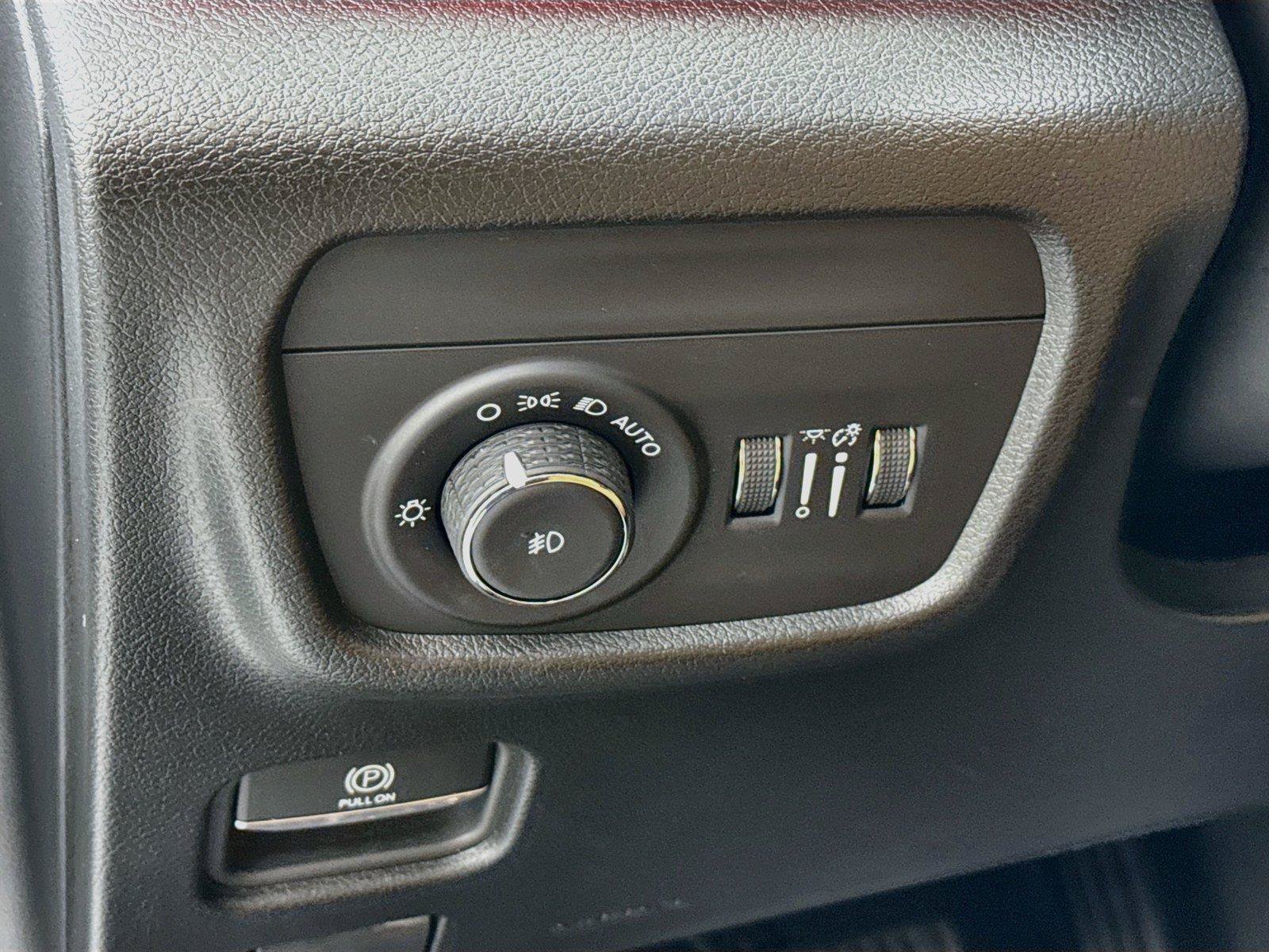 Used 2025 Jeep Grand Cherokee Summit AWD/4WD image 16