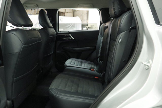 New 2026 Mitsubishi Outlander SE FWD image 23