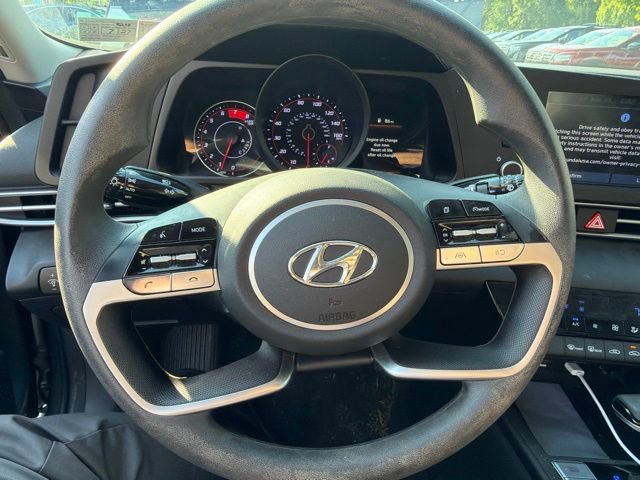 Used 2023 Hyundai Elantra SEL w/ Cargo Package FWD image 17