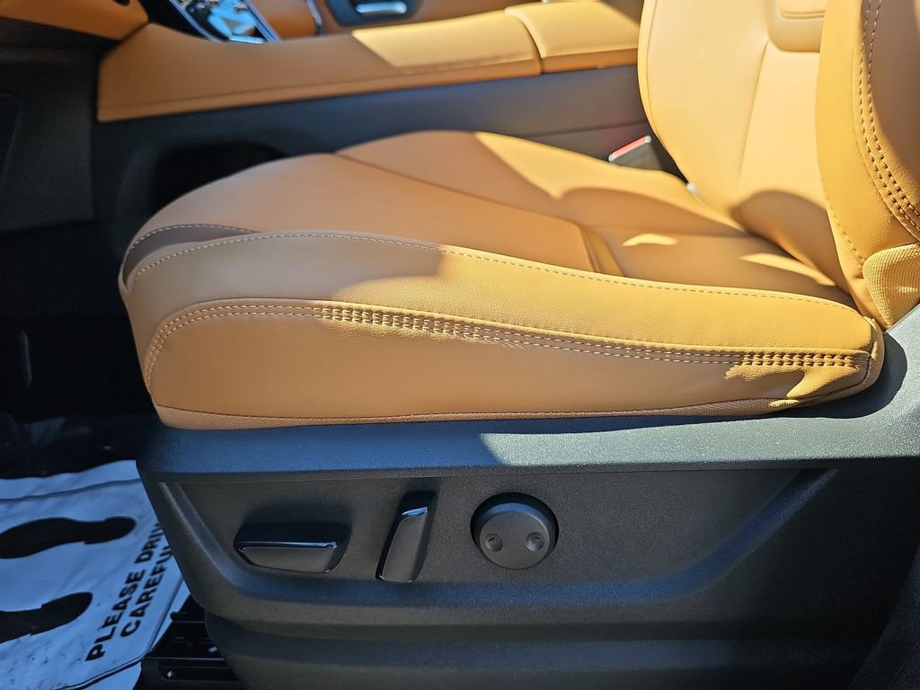 New 2026 Nissan Armada SL w/ Captain's Chari Seat Package RWD image 34