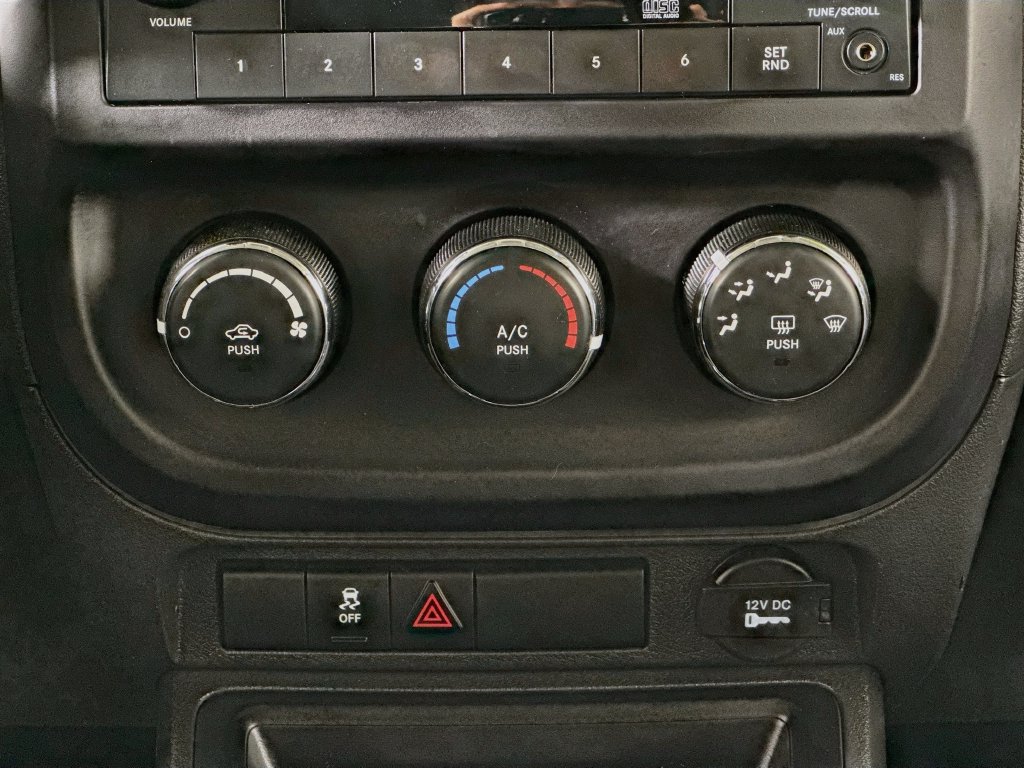 Used 2013 Jeep Patriot Sport FWD image 14
