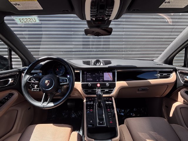 Certified 2022 Porsche Macan AWD/4WD image 13