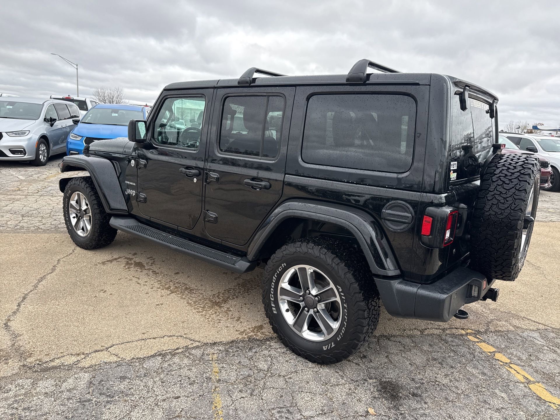 Used 2018 Jeep Wrangler Unlimited Sahara w/ Uconnect 4C Nav & Sound Group image 7