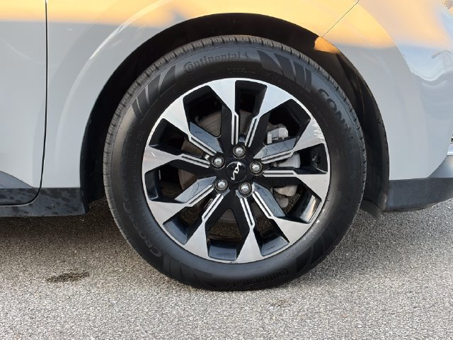 Certified 2024 Kia Carnival EX FWD image 10