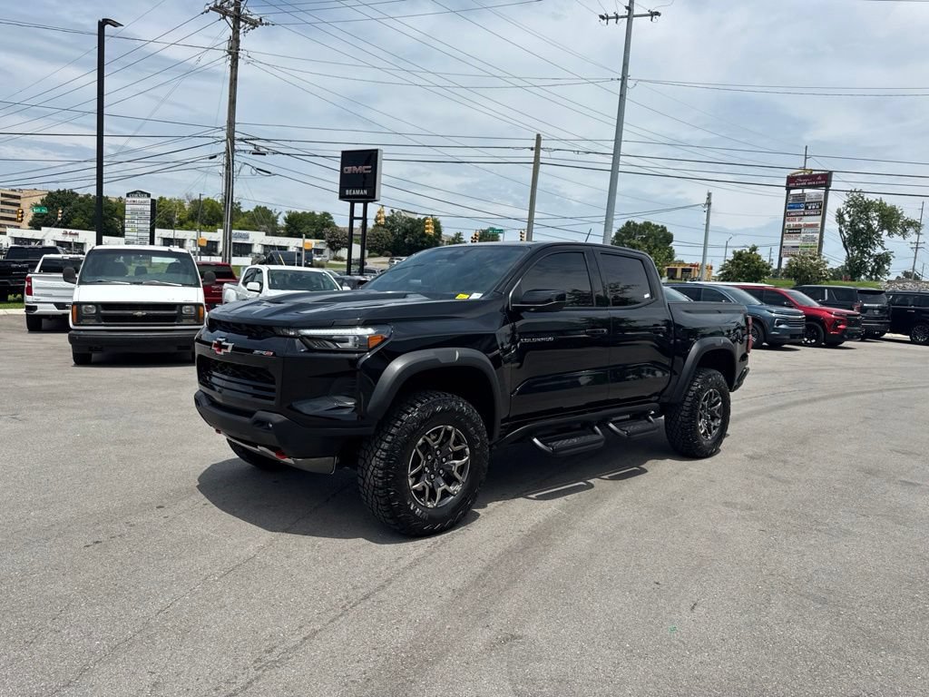 Used 2024 Chevrolet Colorado ZR2 w/ ZR2 Convenience Package III AWD/4WD image 3