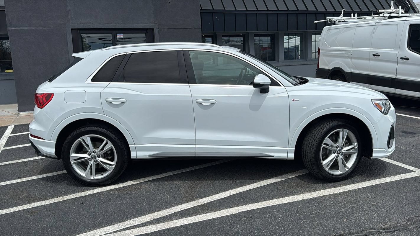 Used 2020 Audi Q3 2.0T Premium Plus w/ Premium Plus Package AWD/4WD image 2