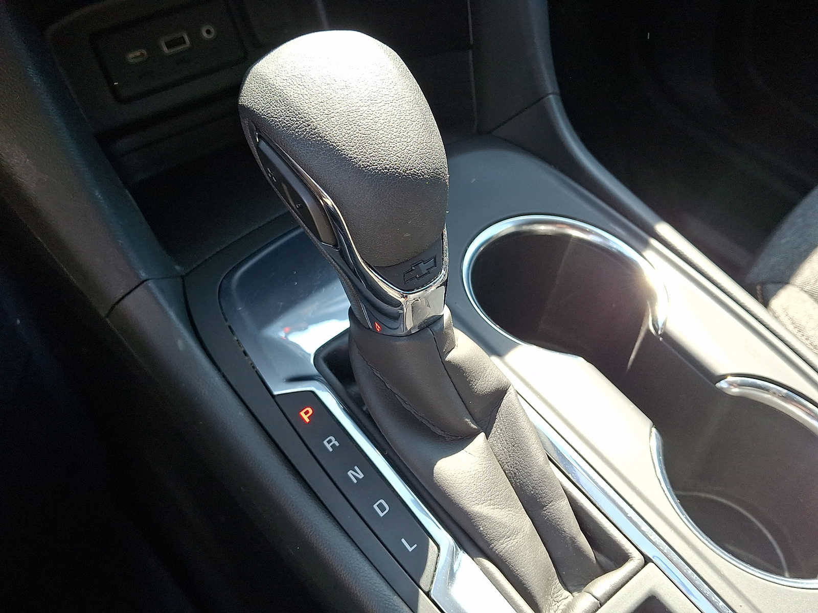 Used 2023 Chevrolet Equinox LT w/ LPO, Floor Liner Package FWD image 14